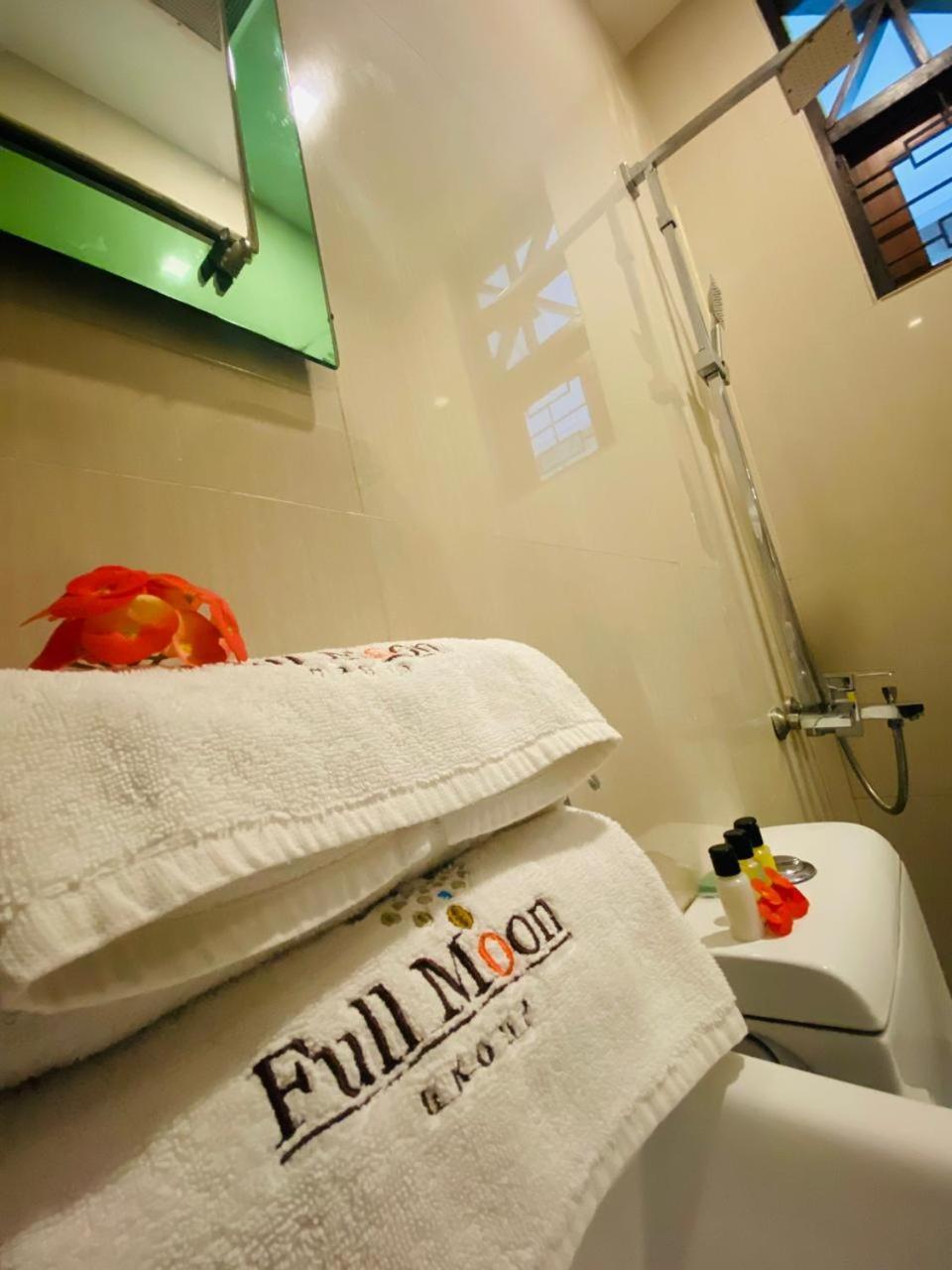 The Full Moon Hotel カトゥナカヤ エクステリア 写真
