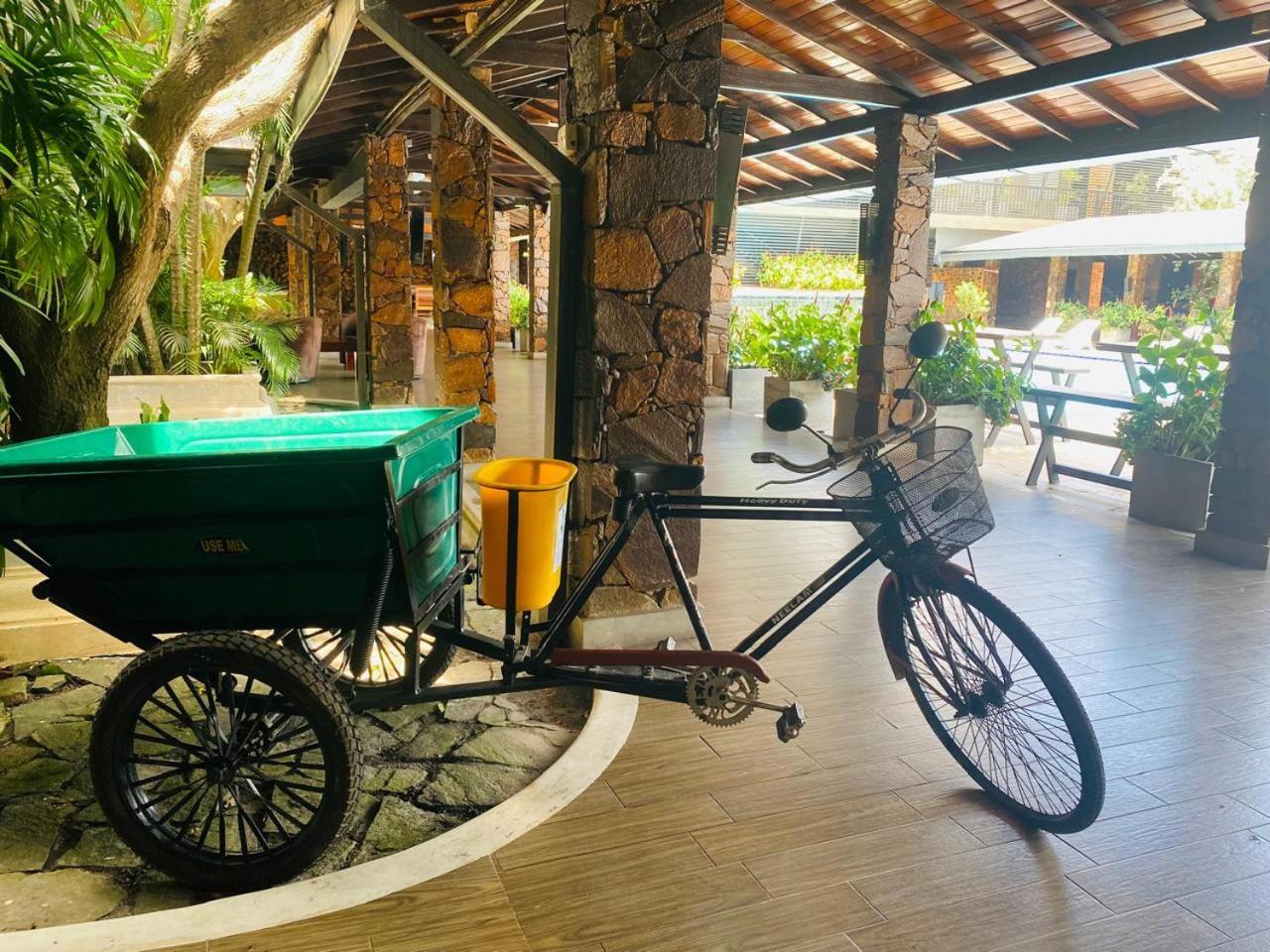 The Full Moon Hotel カトゥナカヤ エクステリア 写真
